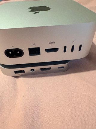 Mac Mini 4 + Dock con SSD 500GB .