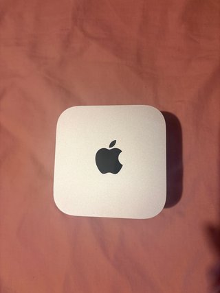 Mac Mini 4 + Dock con SSD 500GB .