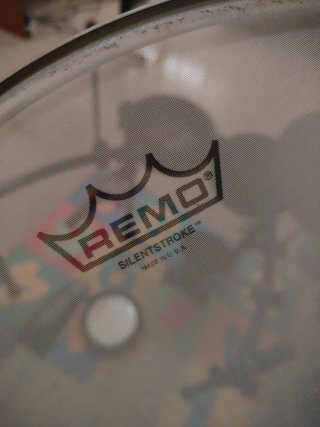 Parches Mesh Head Remo y diferentes marcas
