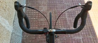 Bicicleta de carretera guapa del Decathlon
