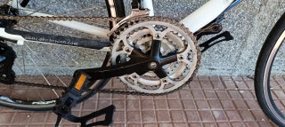 Bicicleta de carretera guapa del Decathlon