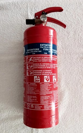 EXTINTOR DE POLVO DE 2KG, CLASE ABC.