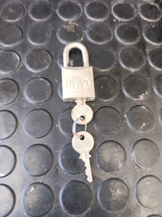 Candado IFAM con 2 llaves