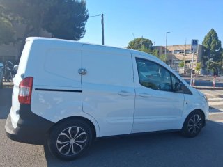 Ford Transit Courier 2021