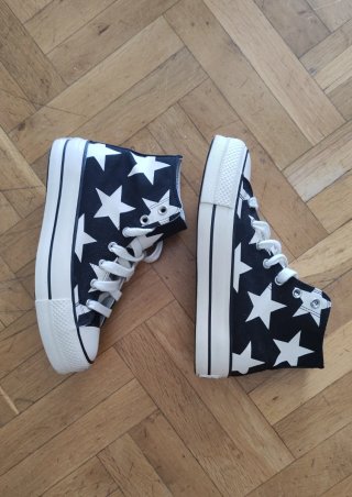 Converse negras estrellas