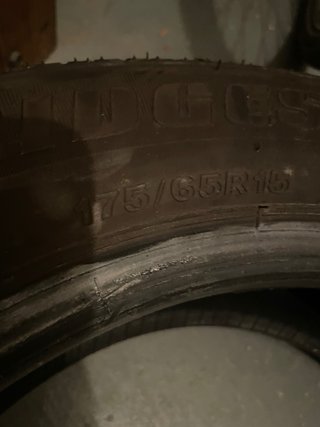 Neumático Bridgestone 175/65 R15 84H