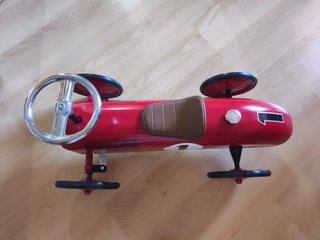 Coche de pedales rojo Vilac