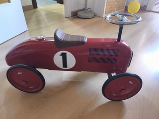 Coche de pedales rojo Vilac