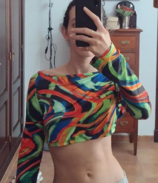 Crop top manga larga estampado