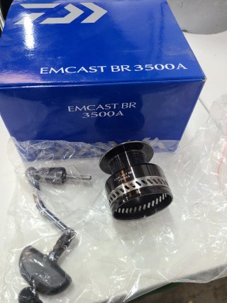 Carrete Pesca Daiwa Emcast BR 3500A