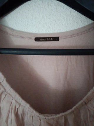 Blusa Bimba y Lola Beige con Detalles Morados