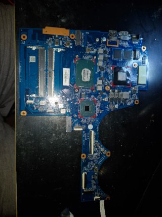 HP Pavilion 15 bc-450ns Negro gtx1050