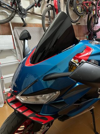 Cúpula Puig R-Racer para Aprilia RS660 Negra.