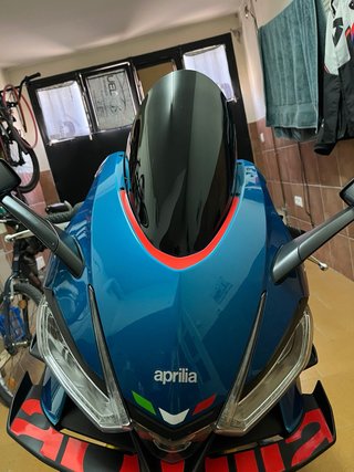 Cúpula Puig R-Racer para Aprilia RS660 Negra.