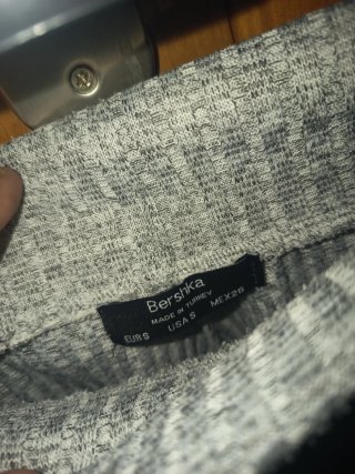 Pantalón corto Bershka gris talla S/M