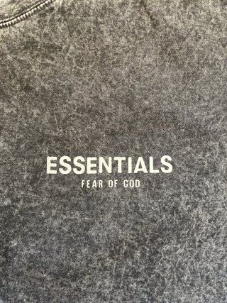 Camiseta Essentials Fear of God Negra