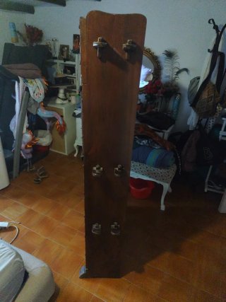 Mueble de madera rústico