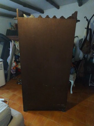 Mueble de madera rústico