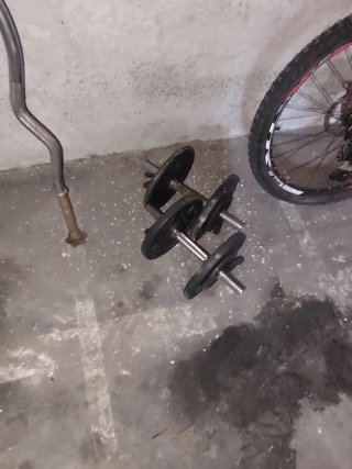 Banco de pesas y mancuernas