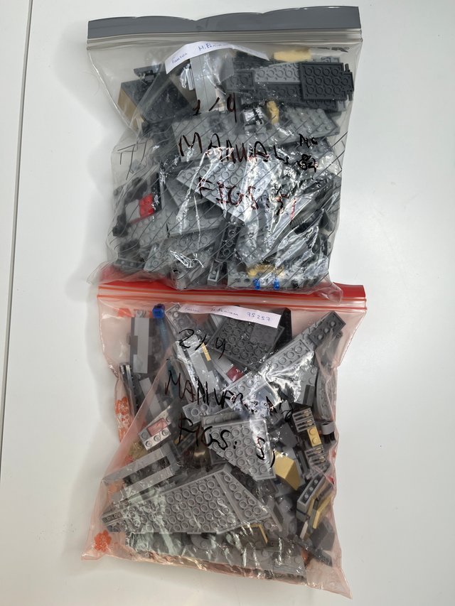LEGO Star Wars Set 75105 Millennium Falcon