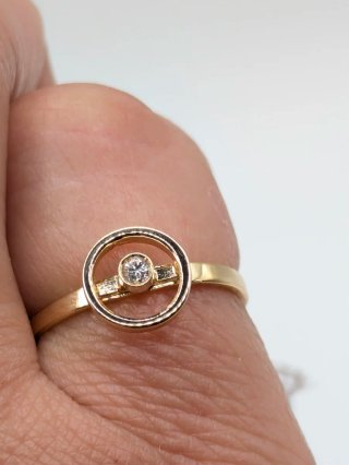 Anillo Oro 18k con Diamante