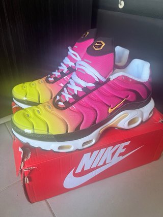 Nike Air Max Plus (TN) Rosa y Amarillo