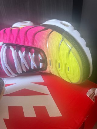 Nike Air Max Plus (TN) Rosa y Amarillo