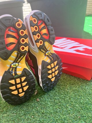 Nike Air Max Plus (TN) Rosa y Amarillo