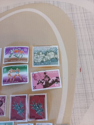 Lotto 20 francobolli vari Italia e estero