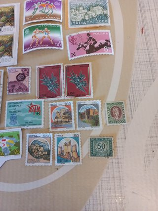 Lotto 20 francobolli vari Italia e estero
