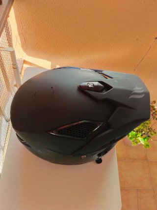Casco MT Street Fighter Negro
