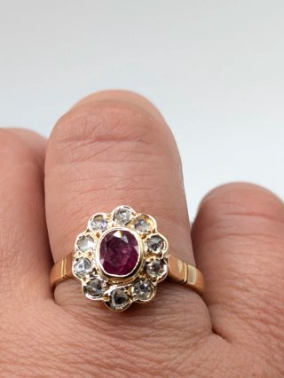 Anillo Oro 18k Rubí y Diamantes