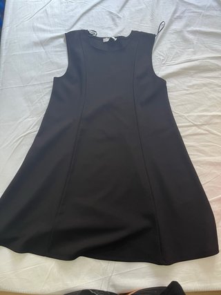 Vestido negro sin mangas