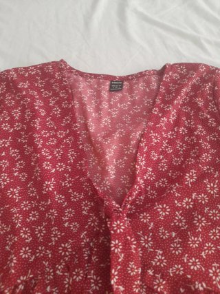 Camisa SHEIN floral roja talla XXL
