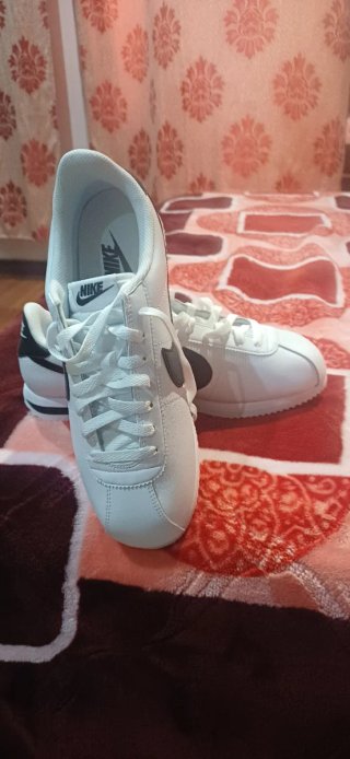 Zapatillas Nike Cortez Blancas y Negras