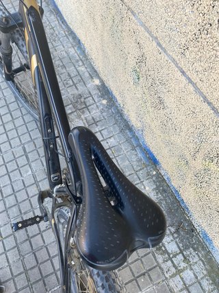 Bicicleta Specialized Hardrock Negra/Dorada
