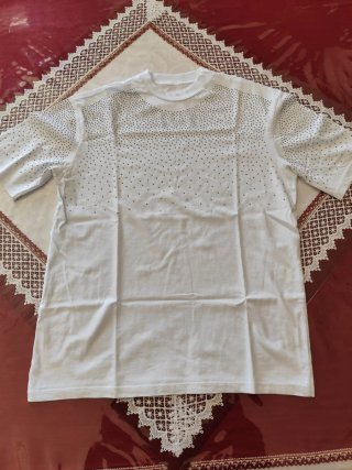 T-shirt bianca con strass