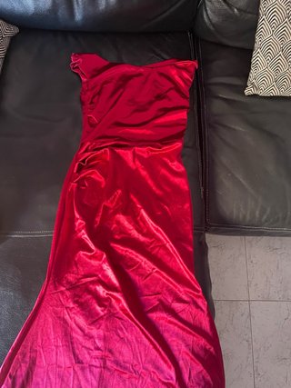 Vestido rojo elegante de fiesta