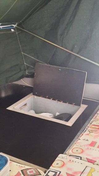 Comanche Montana con cofre e instalación eléctrica