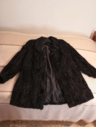 Abrigo de piel negro
