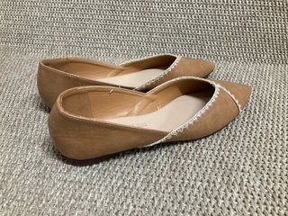 Bailarinas marrones con detalle