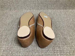 Bailarinas marrones con detalle