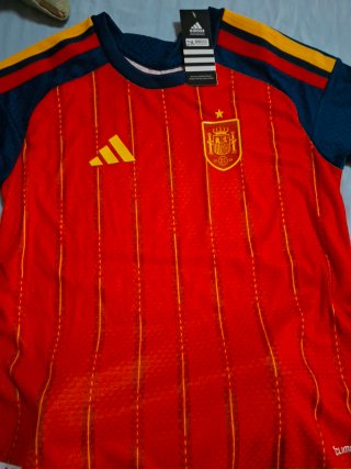 Camiseta y pantalón corto España Adidas