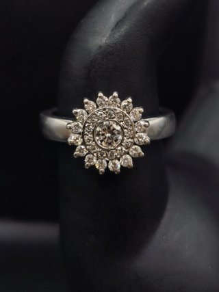 Anillo Halo de Diamantes y Oro 18k 7.18GR T18