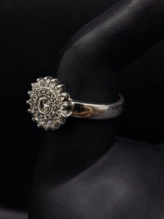 Anillo Halo de Diamantes y Oro 18k 7.18GR T18