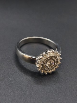 Anillo Halo de Diamantes y Oro 18k 7.18GR T18