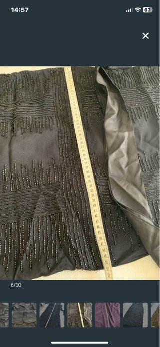 Traje de chaqueta y falda dorado