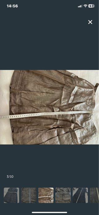 Traje de chaqueta y falda dorado