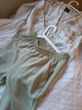 Conjunto Zara floral talla 38