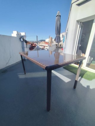 Conjunto terraza grande: Mesa cristal + 5 sillas